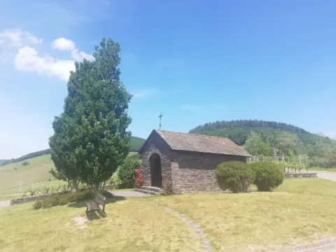 Marienkapelle in den Weinbergen von Oberemmel