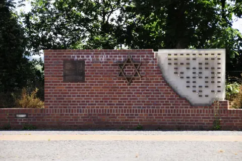 Synagogenplatz