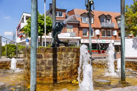 Sagenbrunnen