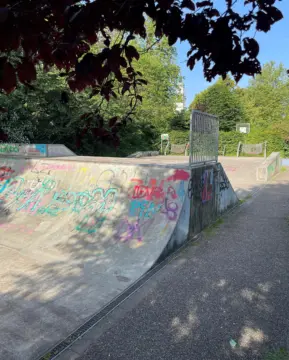 Skateranlage und Jugendspielplatz am Hofgarten